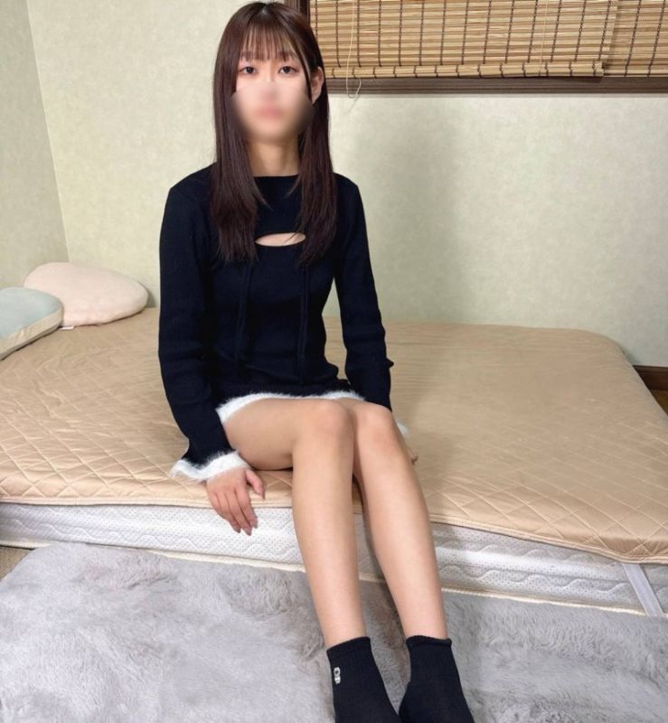 【完全素人&初撮り】美脚×美尻の18歳JD♡芋っぽくて初々しい恥ずかしがり屋のリアルな反応が堪らない♡まさかの中出しに困惑…