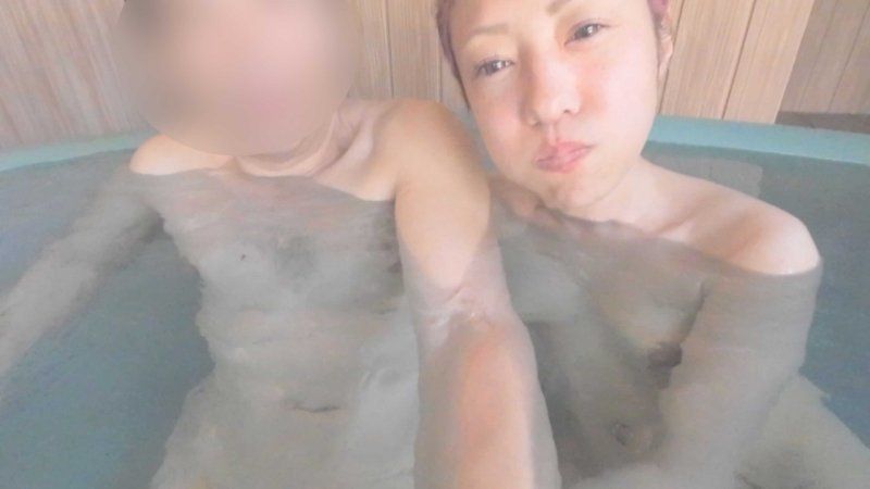 【個撮・露天風呂セックス】<人妻オナホ>やりたがり温泉旅行で精液を一滴残らずオマンコに注入してやりました！