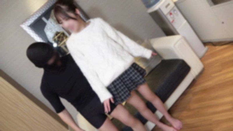 【顏值最強】10等身白皙纖細苗條的美容師（副業模特兒）過於美麗的身體。 「喜歡男人和肉棒都充滿活力♡」只有被選中的男人才能品嚐的緊緻小穴。